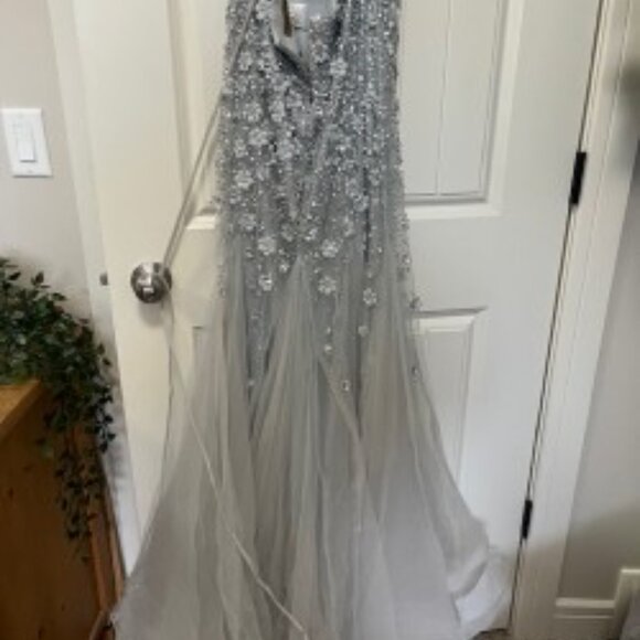 Event or Grad Dress - Picture 9 of 11